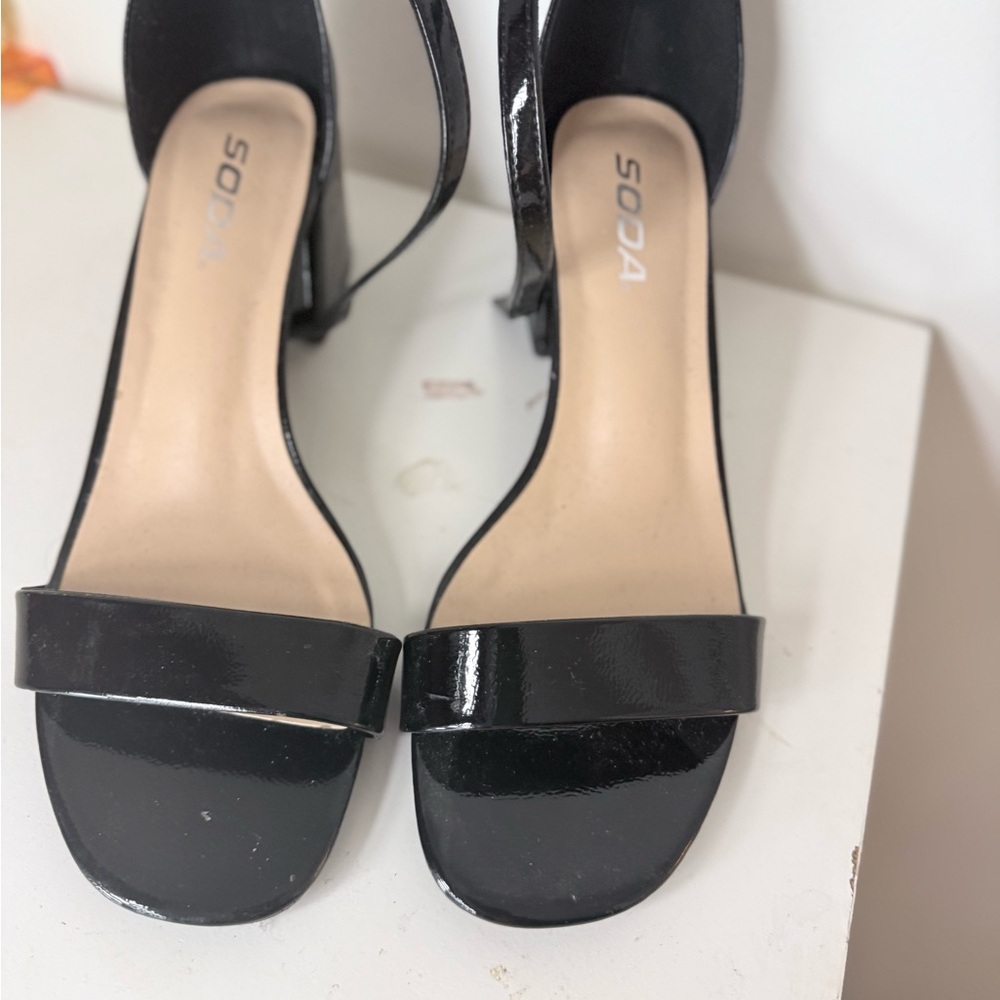 Soda Black Patent Block Heel Sandals – Size 8 Strappy Open Toe Dress Shoes - Picture 8 of 10